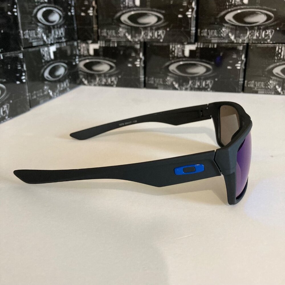 Oakley Two Face Sapphire Iridium Sunglasses - Picture 5 of 9